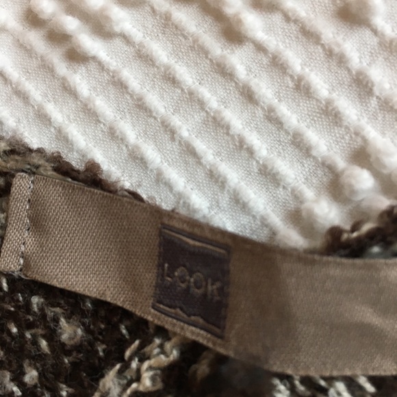 LOOK brown contrast wide stripe shawl wrap with fringe. - Picture 3 of 3